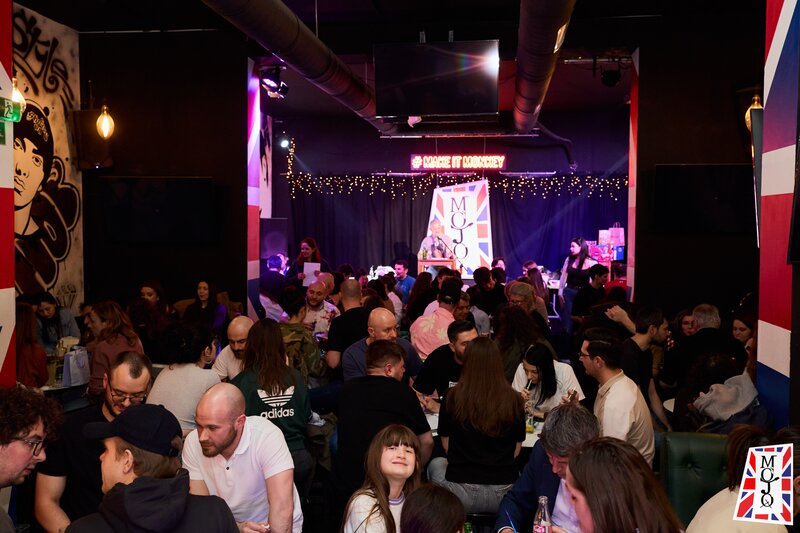 Barmani, ajutori de bar