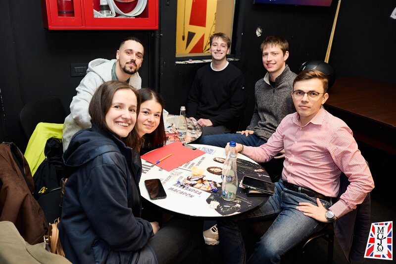 Barmani, ajutori de bar