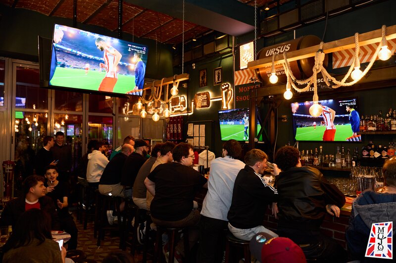 Barmani, ajutori de bar