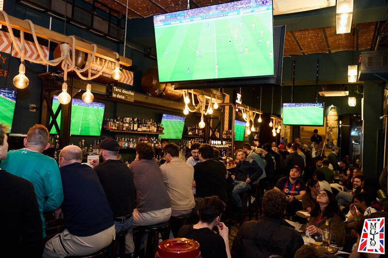 Barmani, ajutori de bar